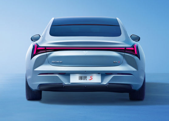 170 kW Sport électrique Neta EV voiture 4 places 715km Endurance